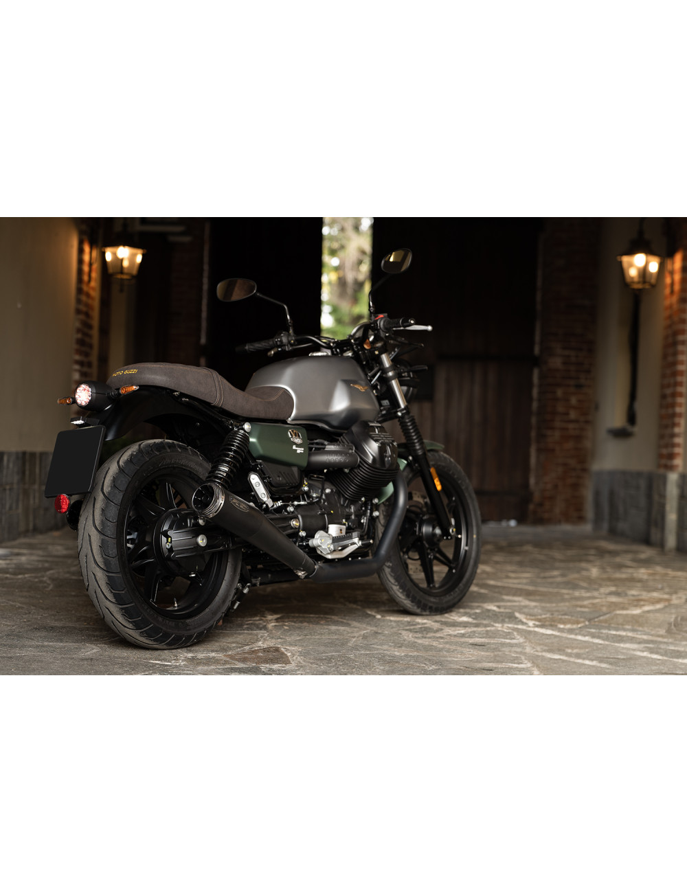 Moto Guzzi V7 850 21-23 Slip-On Limited Edition Silenziatori Inox Omologati