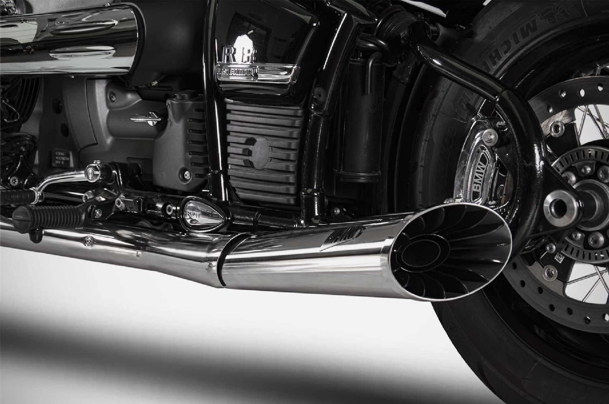 BMW R 18 exhaust SLIP-ONS