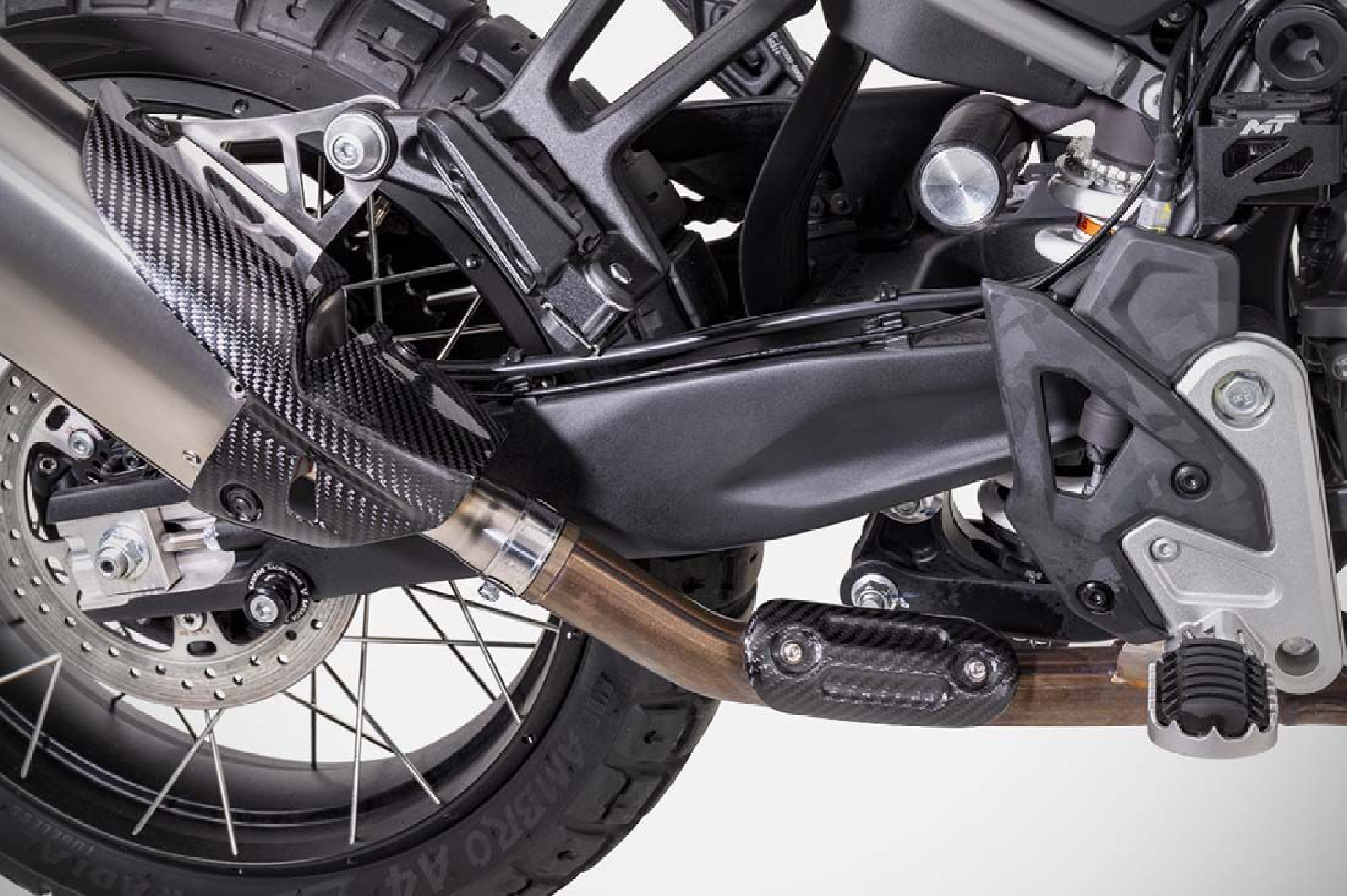 MT450 paracalore (2024) heat-shield Zard fibra di carbonio