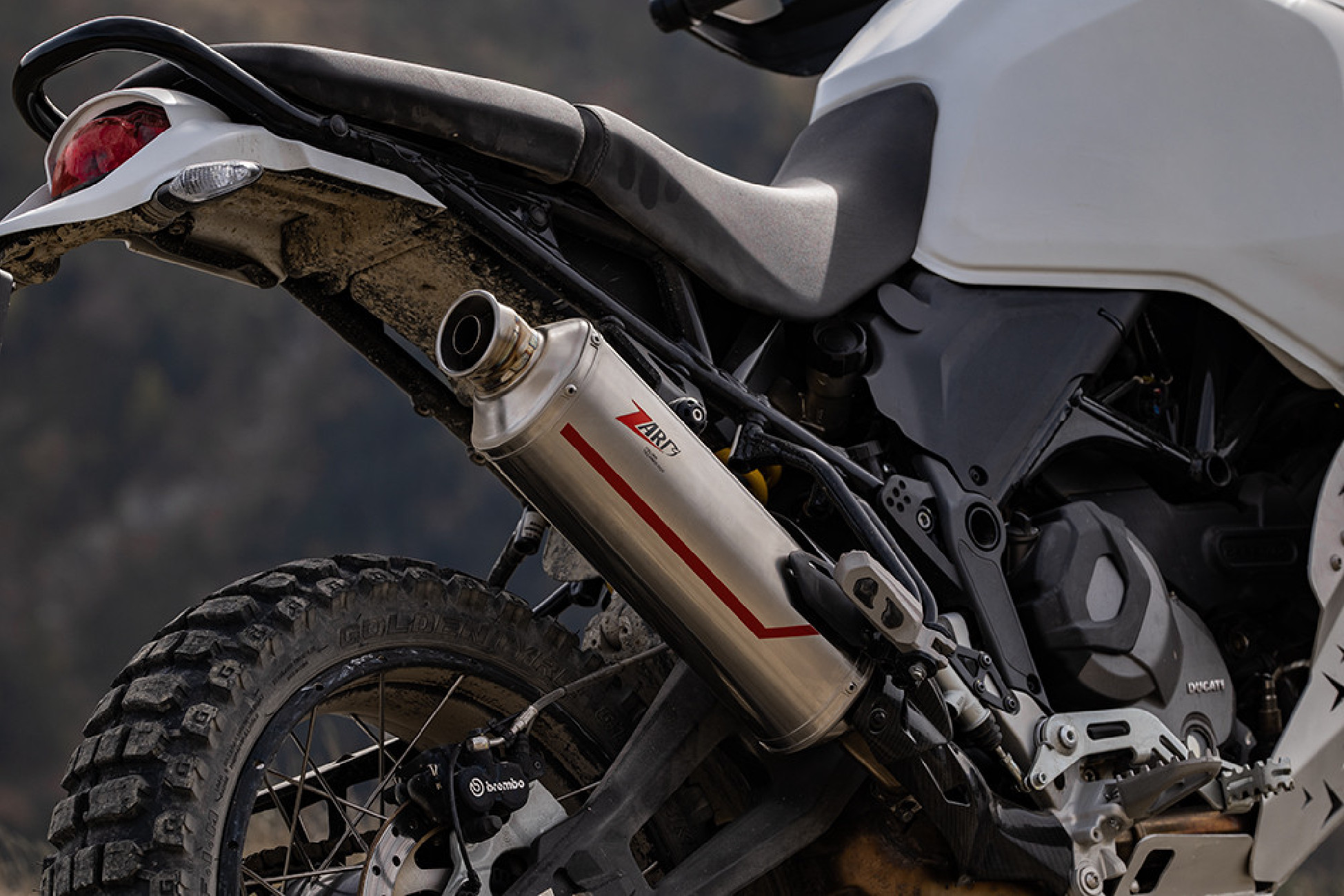 Scarico Ducati Desert X Sabbia